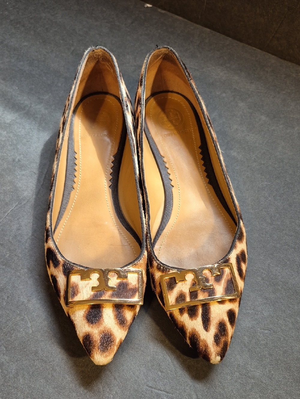 Tory Burch Gigi Leopard Calf Hair  Pointed-Toe Flat Gold Tone Accents Size 6M